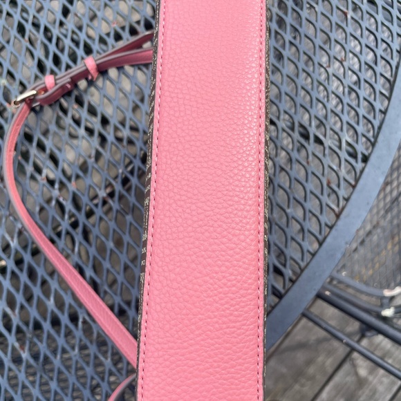 Patterned Crossbody Bag with Pink Strap - Picture 4 of 9